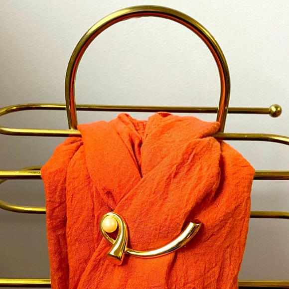 Lapor Gold Tone and Pearl Vintage Brooch. - Picture 5 of 6